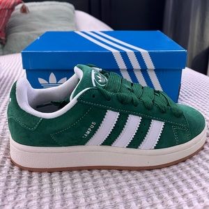 New Adidas Campus 00s Dark green & cloud white tennis shoes. Sold out at stores!